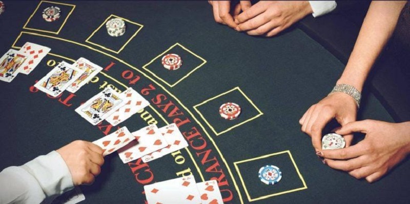 Người chơi nên hạn chế tách bài khi chơi Blackjack